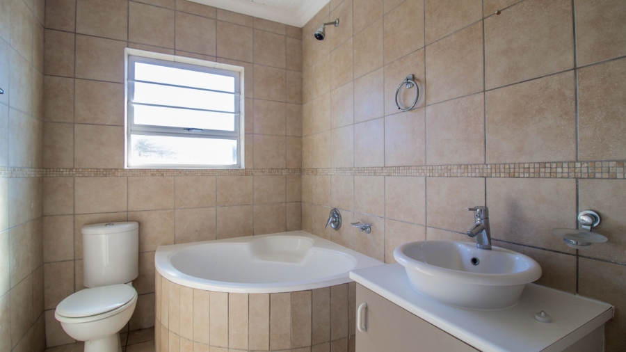 3 Bedroom Property for Sale in Beacon Bay North Eastern Cape